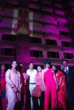 Mandira Bedi and Rahul Khanna at Jaslok Hospital to go Pink on 15th Oct 2012 (1).JPG
